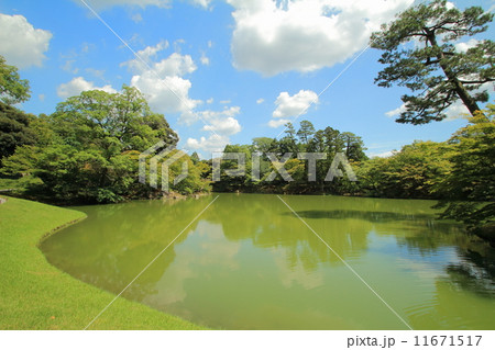 仙洞御所の北池 11671517