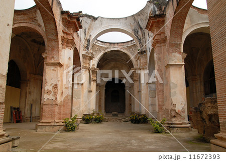 グアテマラ　アンティグア　カルメン教会 11672393