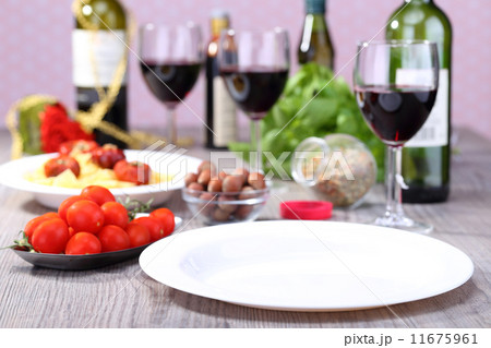 Empty plate and food background 11675961