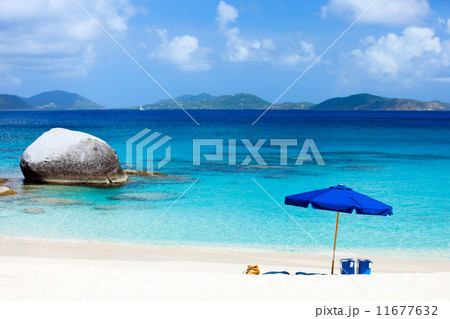 Picture perfect beach at Caribbean 11677632