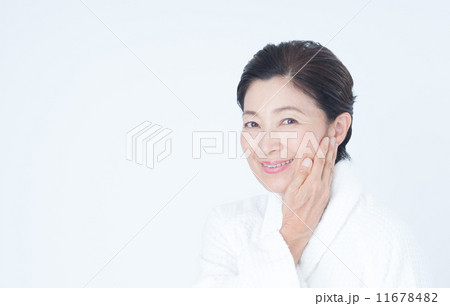 シニアの女性　 11678482