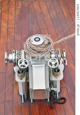bow anchor winch 11682964