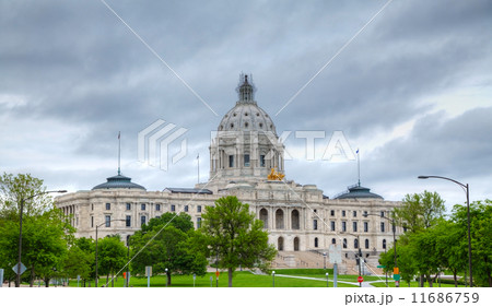 Minnesota capitol building in St. Paul, MN 11686759