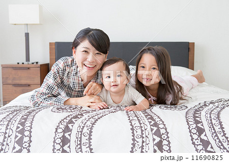 パジャマ　生後１１か月の赤ちゃん　６歳の女の子 11690825