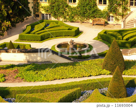 Vrtbovska garden 11693004
