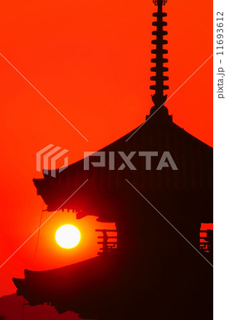 朝日　奈良　法起寺　三重塔 11693612