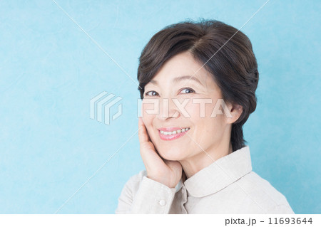 シニアの女性 シニアの女性 11693644