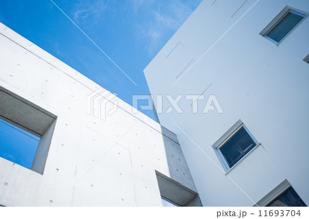 建築と空 11693704