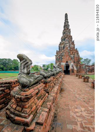 Ruins of Chaiwattanaram temple at Ayuttaya, Thailand 11694830