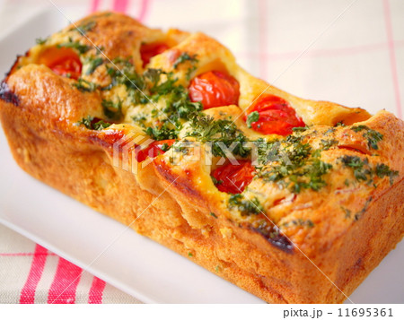 　ハムとプチトマトのケーク・サレ　　（横位置） 11695361