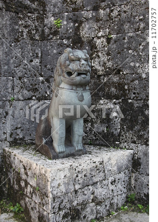 首里城のシーサー 11702757
