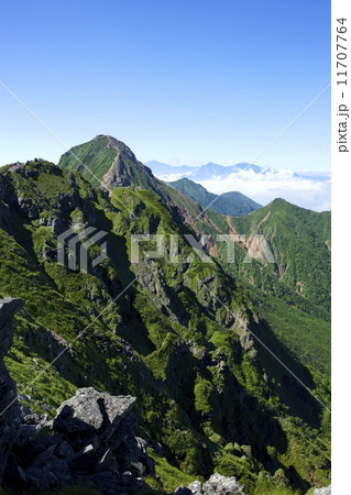 三叉峰から赤岳(八ヶ岳)と南アルプス遠望 三叉峰から赤岳(八ヶ岳)と南アルプス遠望 11707764