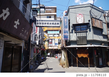 中野区　中野新仲見世商店街 11708110