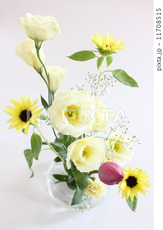 ハスとトルコキキョウとヒマワリのアレンジ ハスとトルコキキョウとヒマワリのアレンジ 11708515