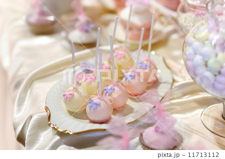 Wedding cake pops in pink and purple 11713112