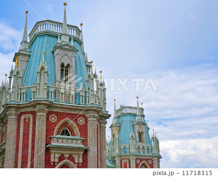 Tower of the royal palace in Tsaritsyno in Moscow Tower of the royal palace in Tsaritsyno in Moscow 11718315