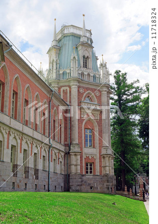Tower of the royal palace in Tsaritsyno in Moscow Tower of the royal palace in Tsaritsyno in Moscow 11718324