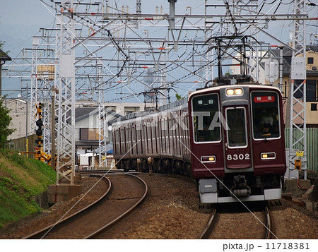 阪急電鉄　8300系　8302F　ロングシート特急　残念特急 11718381