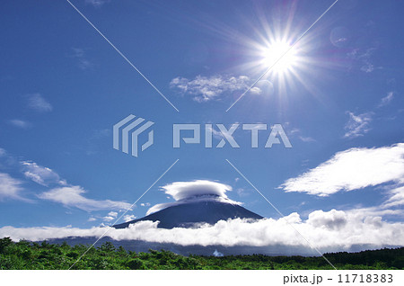 梅雨の晴れ間の富士山 梅雨の晴れ間の富士山 11718383