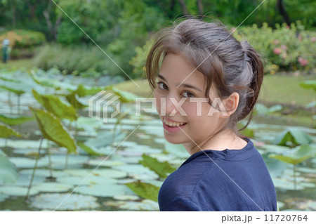 young woman young woman 11720764