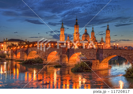 Basilica Del Pilar in Zaragoza in night illumination, Spain 11720817