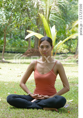young woman yoga young woman yoga 11723500