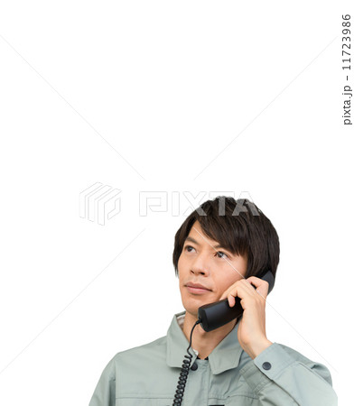 真剣な作業員 11723986