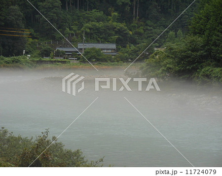 霧がかかった板取川 霧がかかった板取川 11724079