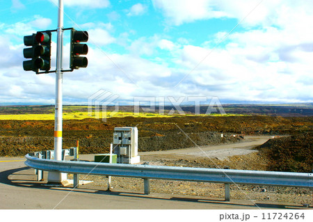 Crossing in Hawaii island / ハワイ島の交差点 Crossing in Hawaii island / ハワイ島の交差点 11724264