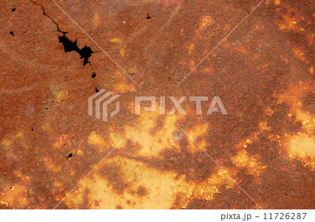 cracked metal cracked metal 11726287
