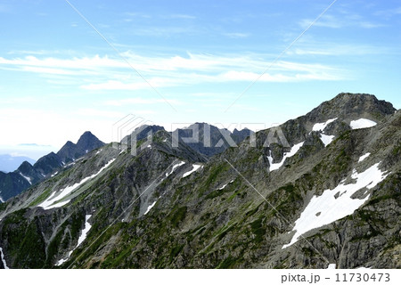 槍ヶ岳山荘から見た穂高山塊(撮影地:槍ヶ岳山荘) 槍ヶ岳山荘から見た穂高山塊(撮影地:槍ヶ岳山荘) 11730473