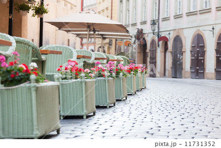 Street cafe in the historical district of Prague, the Czech Republic 11731352