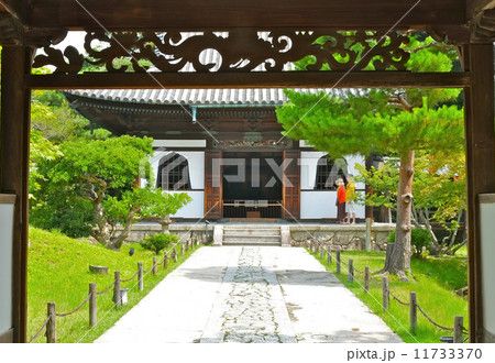 高台寺　唐門から見た開山堂 11733370