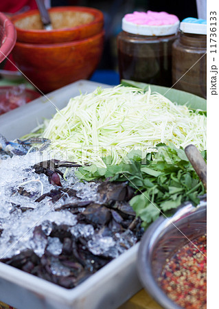 Thai green papaya salad. 11736133