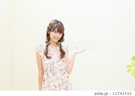 爽やかな女性 爽やかな女性 11742333