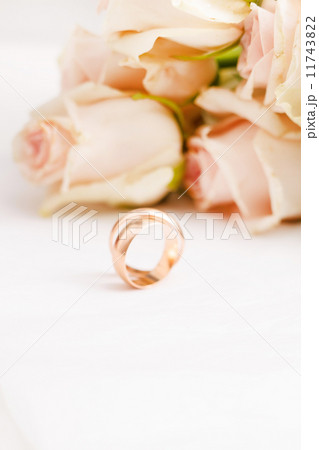roses and rings roses and rings 11743822