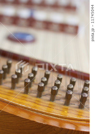 Classic dulcimer 11745044