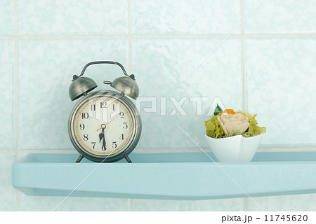 目覚まし時計（6時30分） 11745620