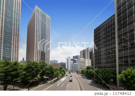 外堀通りと文部科学省ビル 外堀通りと文部科学省ビル 11748412