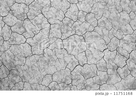 cracked soil 11751168