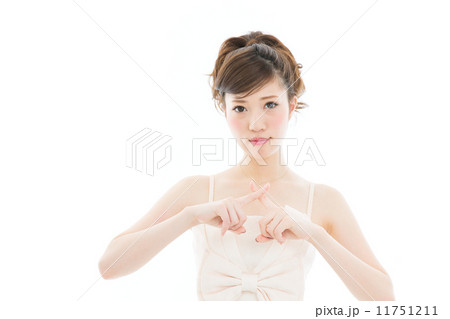 ドレスを着た女性 ドレスを着た女性 11751211