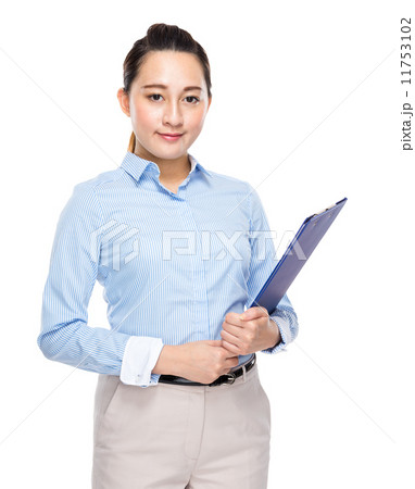 Mixed race indonesian businesswoman with clipboard Mixed race indonesian businesswoman with clipboard 11753102