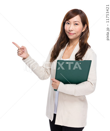Woman with clipboard and finger point up 11753421