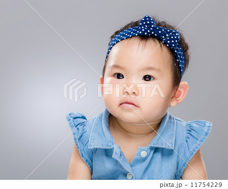 Asian baby girl confuse Asian baby girl confuse 11754229