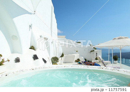 ギリシャ サントリーニ島 ハネムーン ヴィラ ホテル リゾート ヨーロッパの写真素材