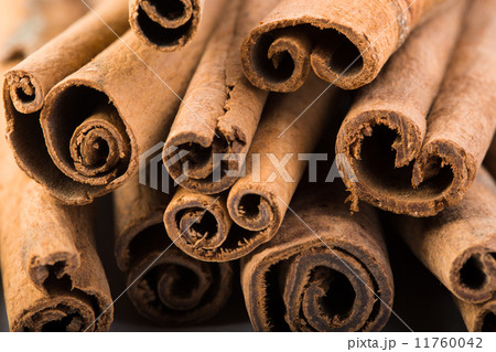 cinnamon sticks cinnamon sticks 11760042