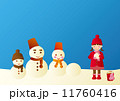 雪だるまファミリーを作る女の子 雪だるまファミリーを作る女の子 11760416