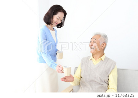 ティータイムの夫婦 ティータイムの夫婦 11763325