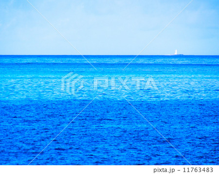 海景、青い海と雲、沖縄 海景、青い海と雲、沖縄 11763483