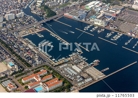 西福岡マリーナを空撮 西福岡マリーナを空撮 11765503